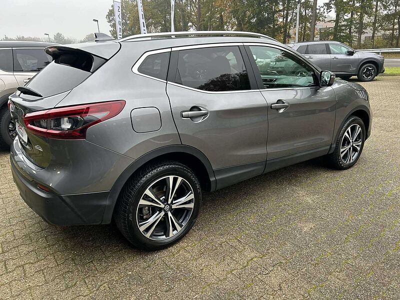 Nissan Qashqai N-Way, Allwetterreifen, abn. AHK, Klimaautom.