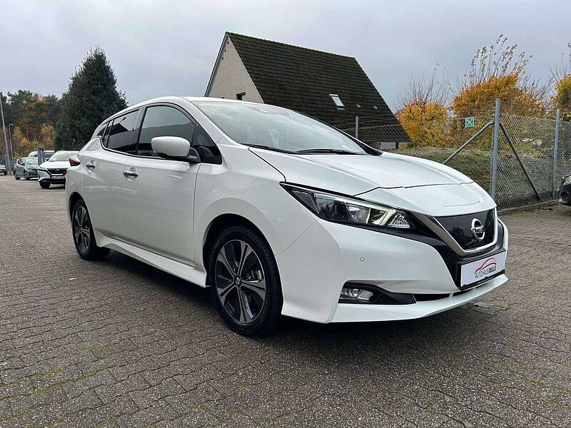 Nissan Leaf N-Connecta, Winter-Paket, Allwetterreifen