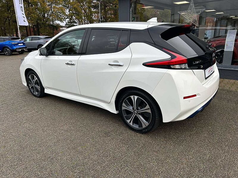 Nissan Leaf N-Connecta, Winter-Paket, Allwetterreifen