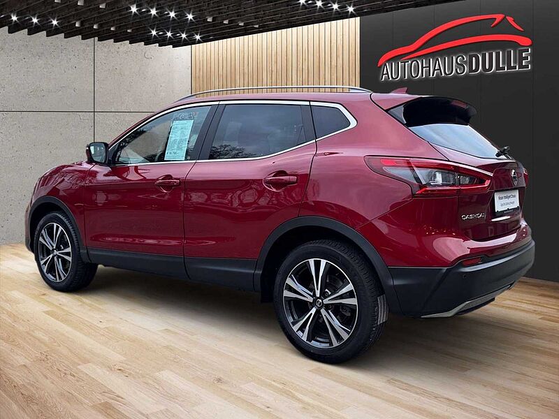 Nissan Qashqai N-Connecta 8 fach bereift